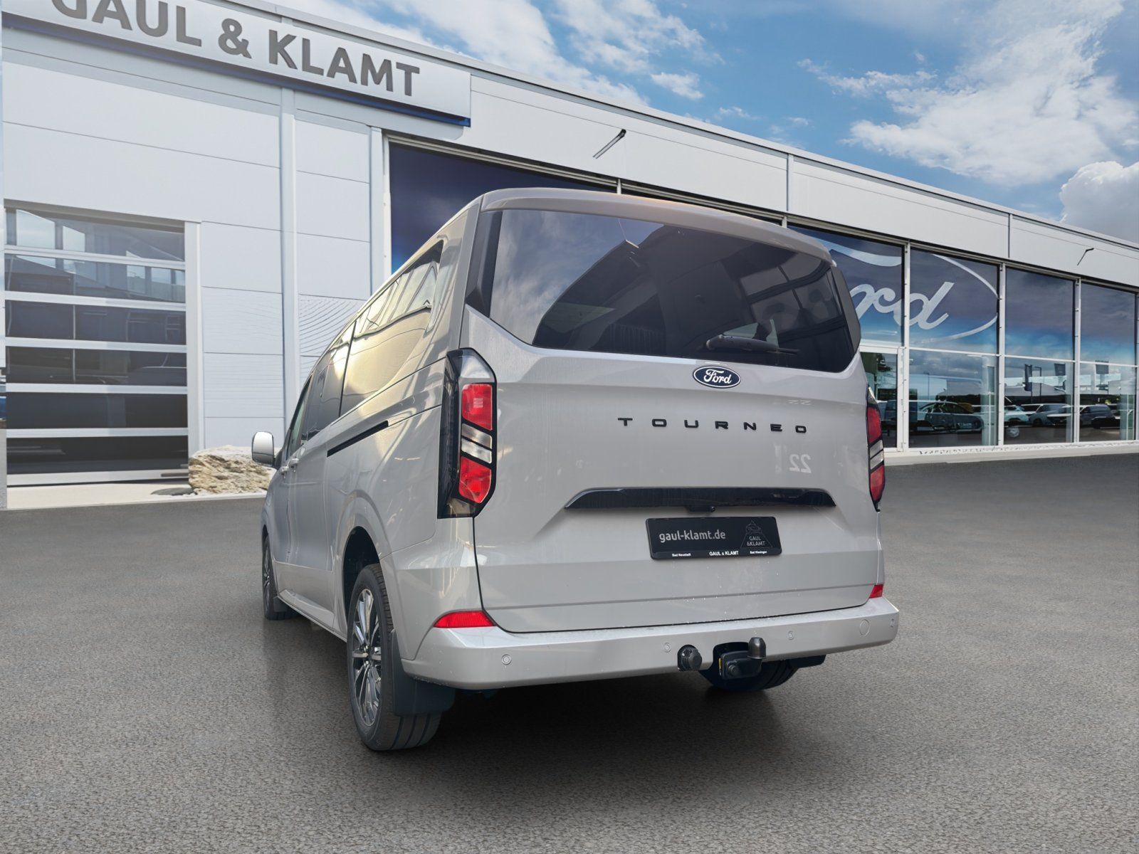 Fahrzeugabbildung Ford Tourneo Custom 320 L2 Tourneo Titanium FWD