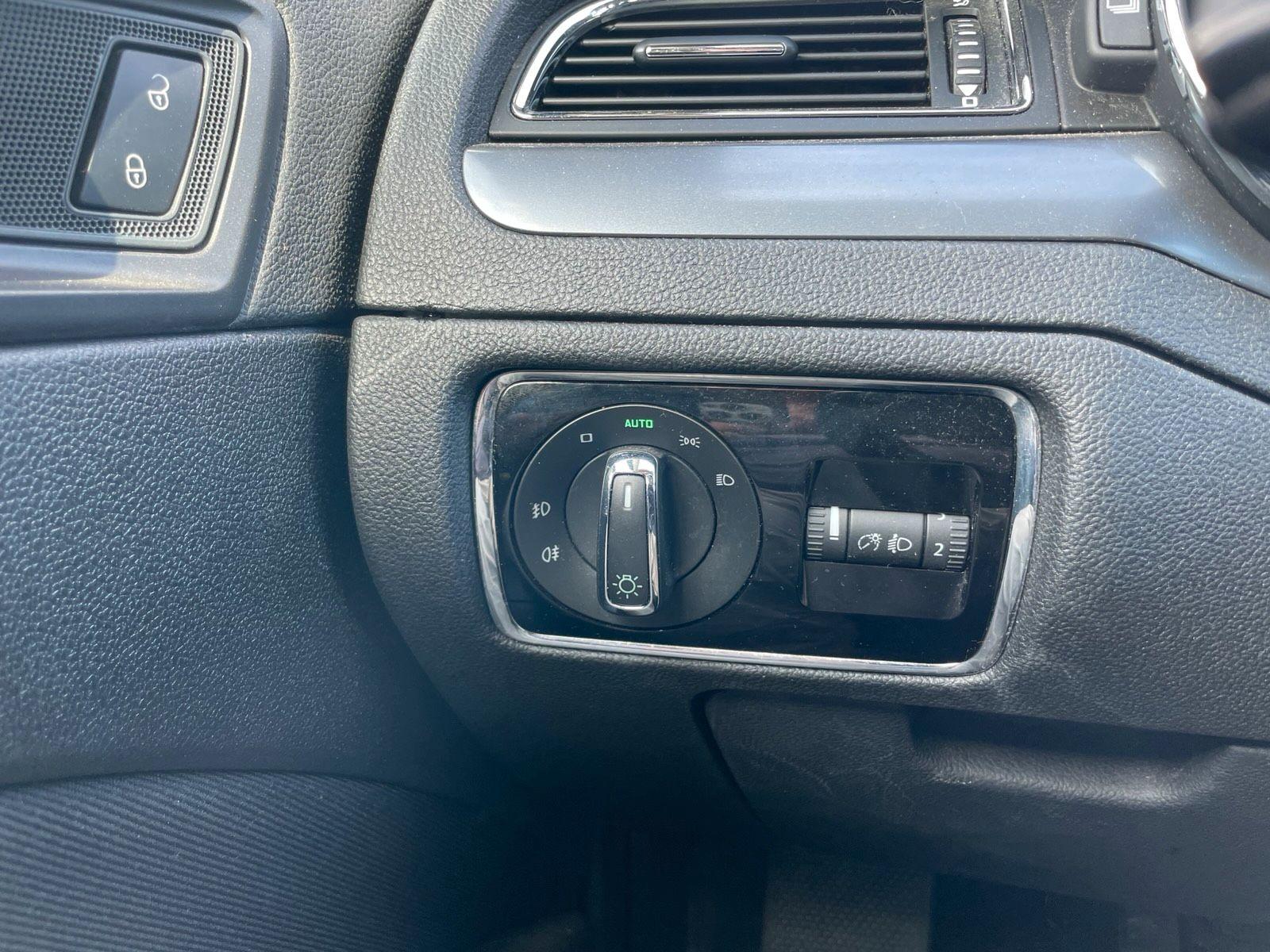 Skoda Superb 2011 — photo 12