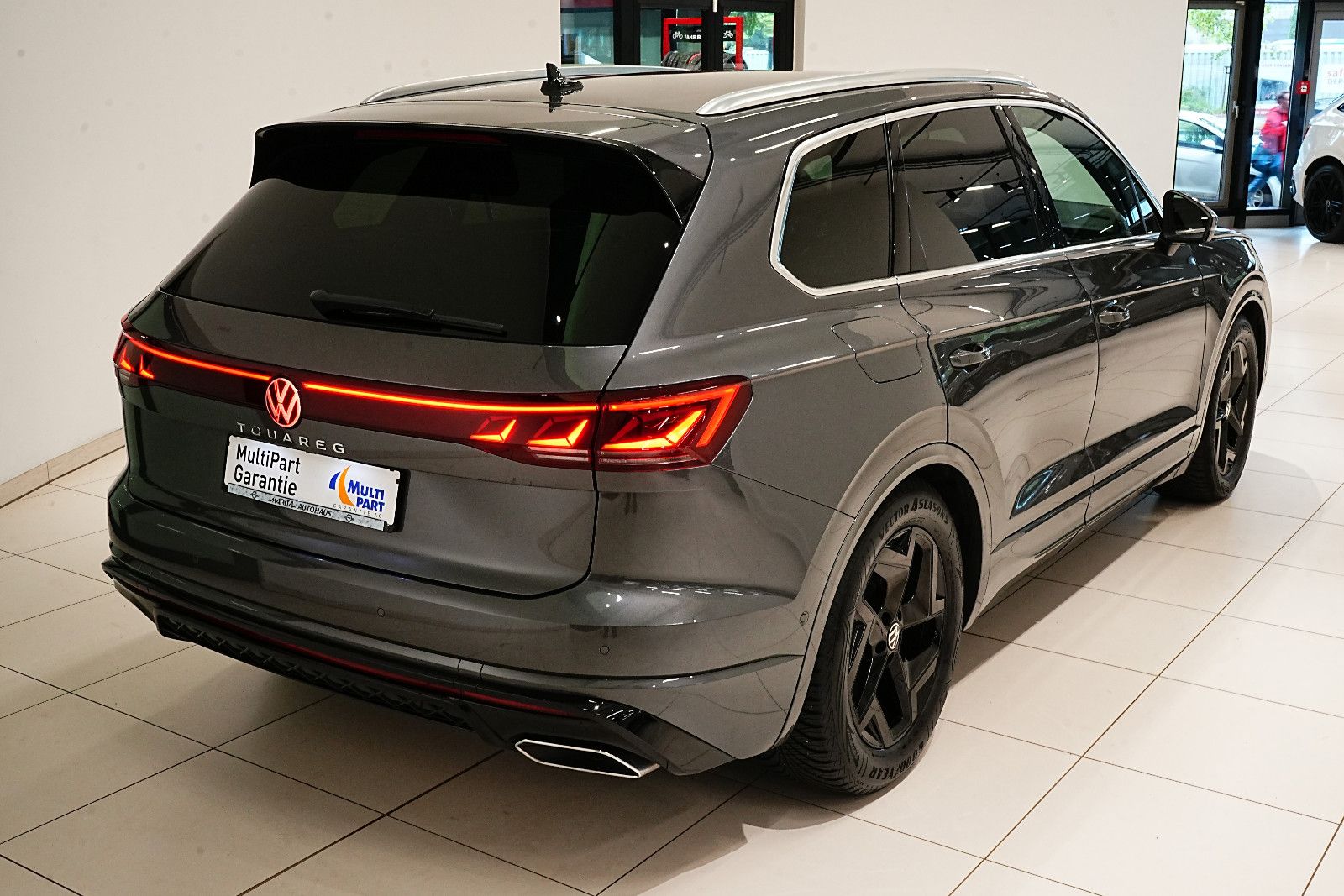 Volkswagen Touareg 3.0 R-LINE ACC HUD MEMORY KAMERA LUFTF foto 2