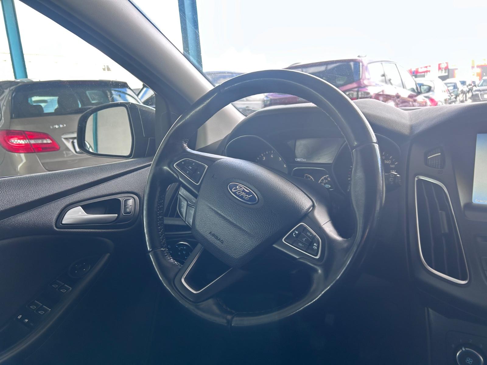 Ford Focus 2014 — photo 12