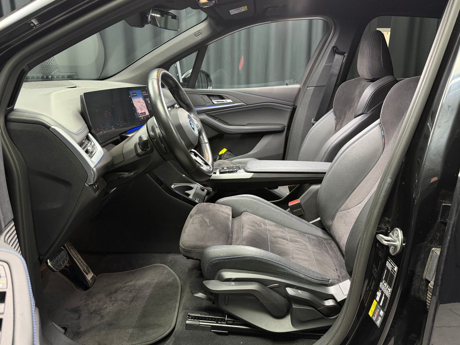 Fahrzeugabbildung BMW 225e Active Tourer xDrive MSport|HIFI|AHK|WIDES