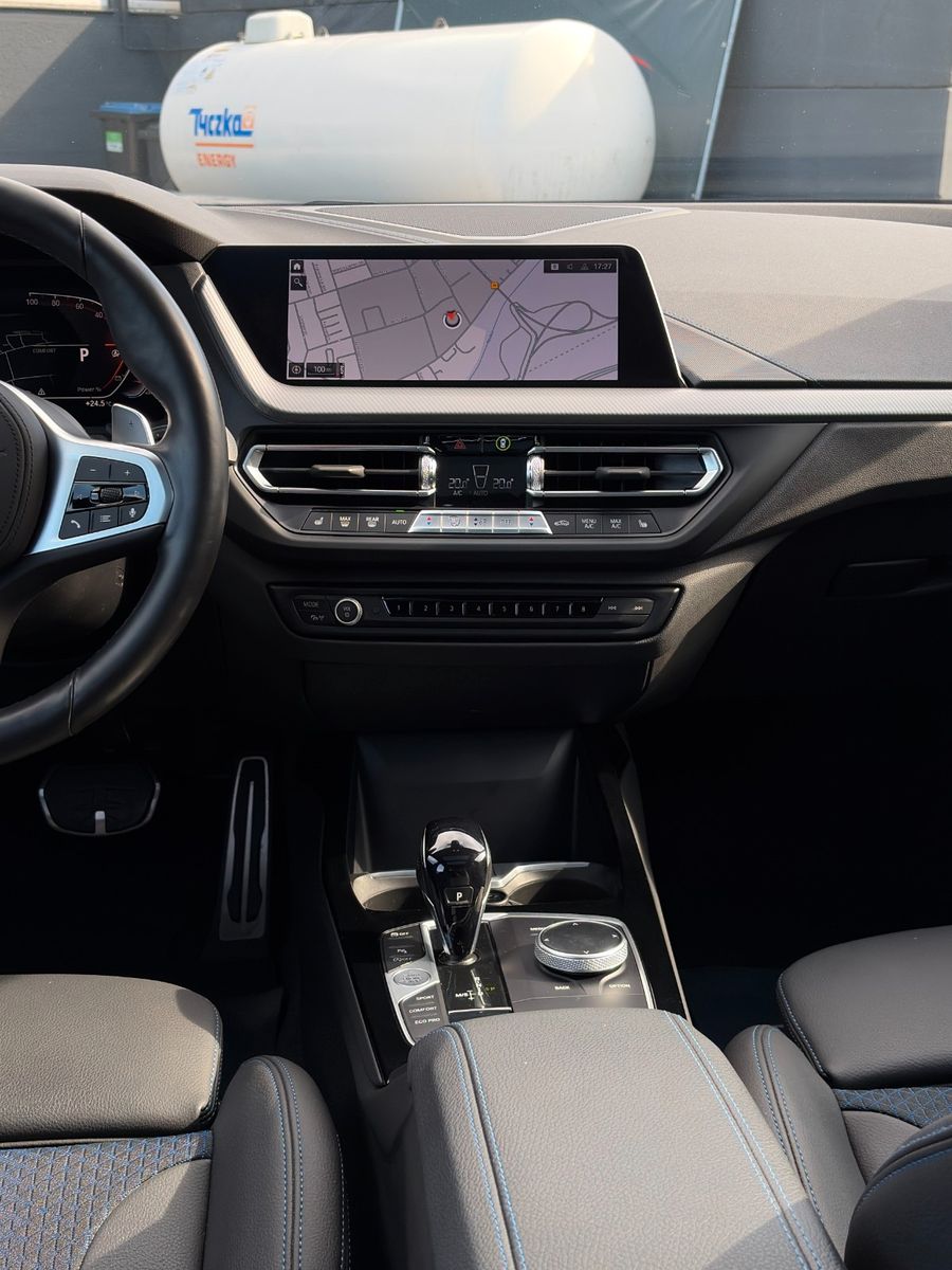 Fahrzeugabbildung BMW 220i Gran Coupé M Sport PANO H&K CAM LHZ CarPlay