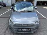 Fiat 500E Cabrio, Rückfahrkamera, Navi - Fiat mit Elektro-Antrieb: Cabrio