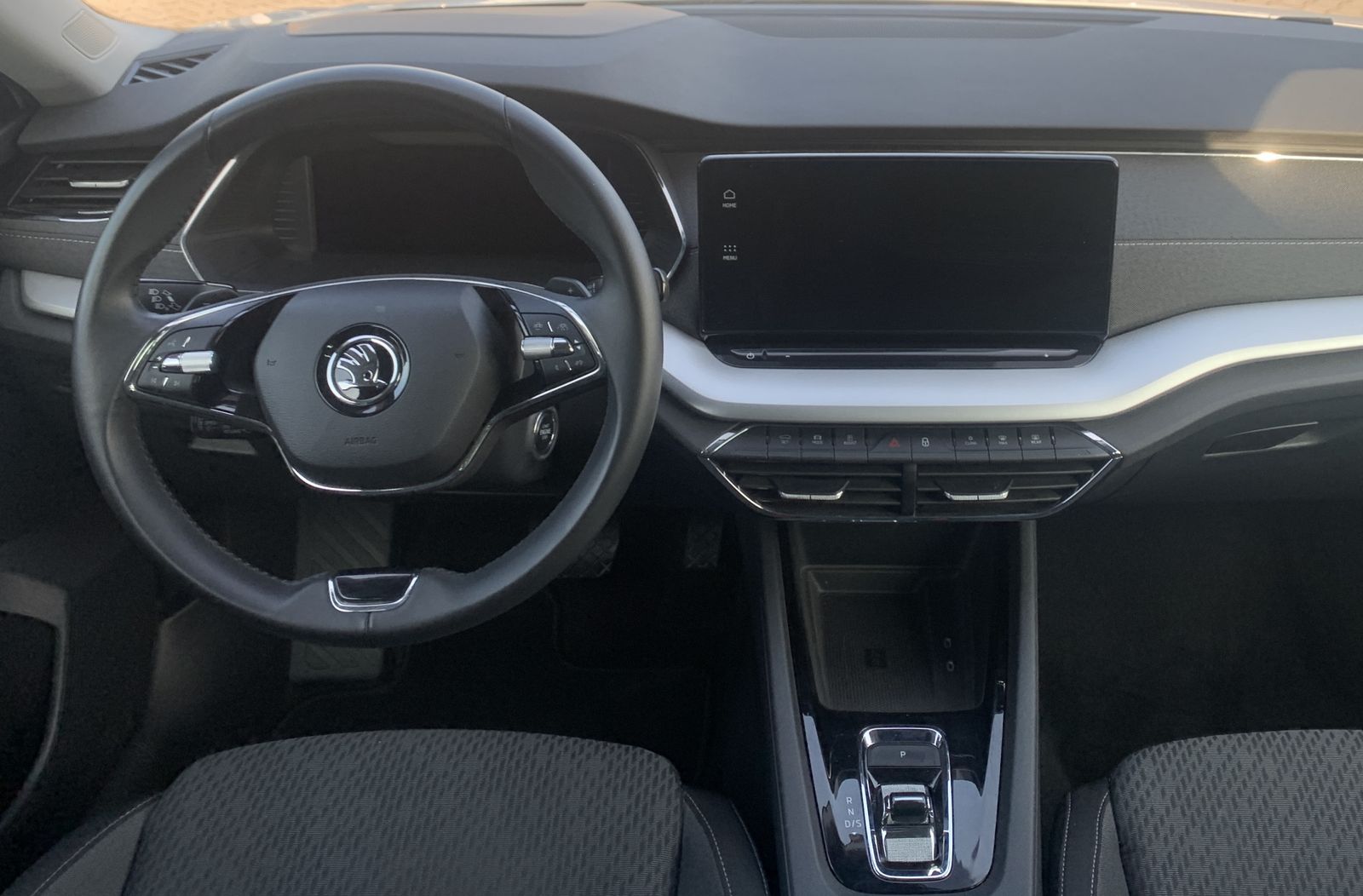 Fahrzeugabbildung SKODA Octavia 2.0 TDI*AHK*LED*HeadUp*Cam*Navi*ACC*