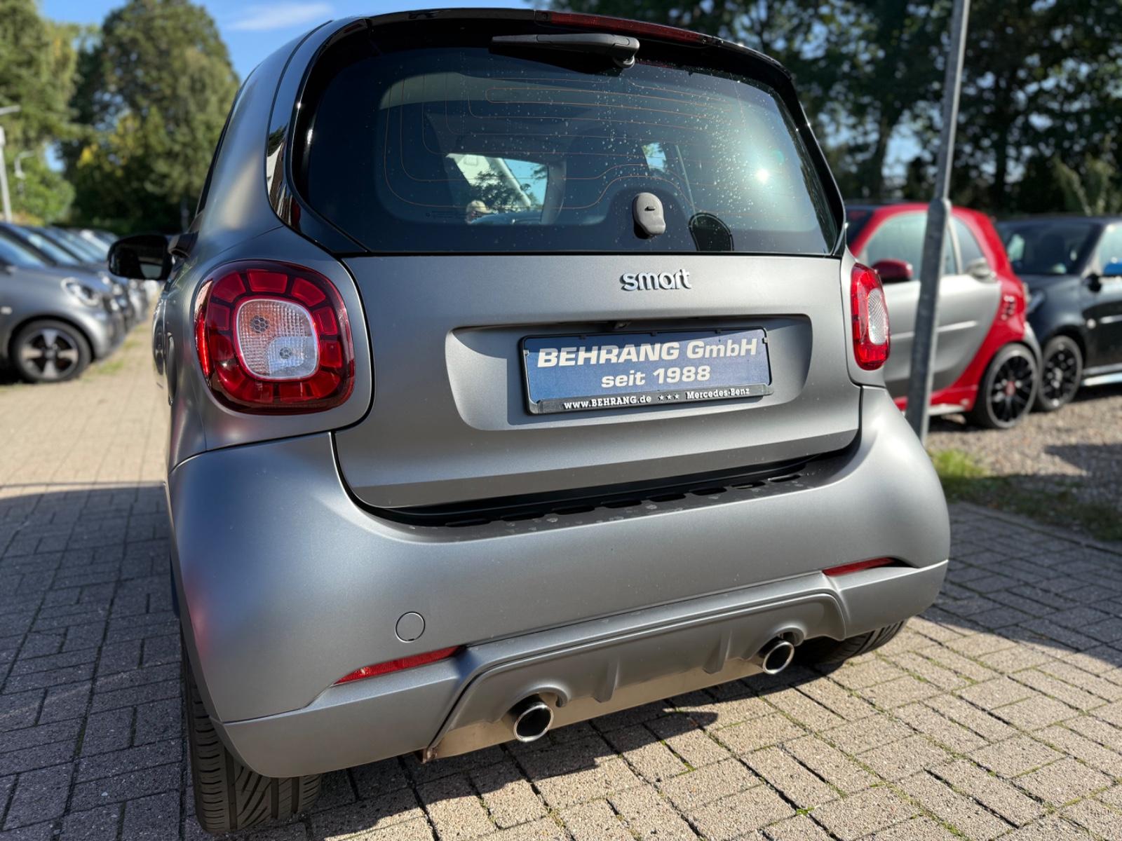 Smart ForTwo BRABUS*JBL*PANORAMA*KAMERA*NAVI*AMBIENTE*
