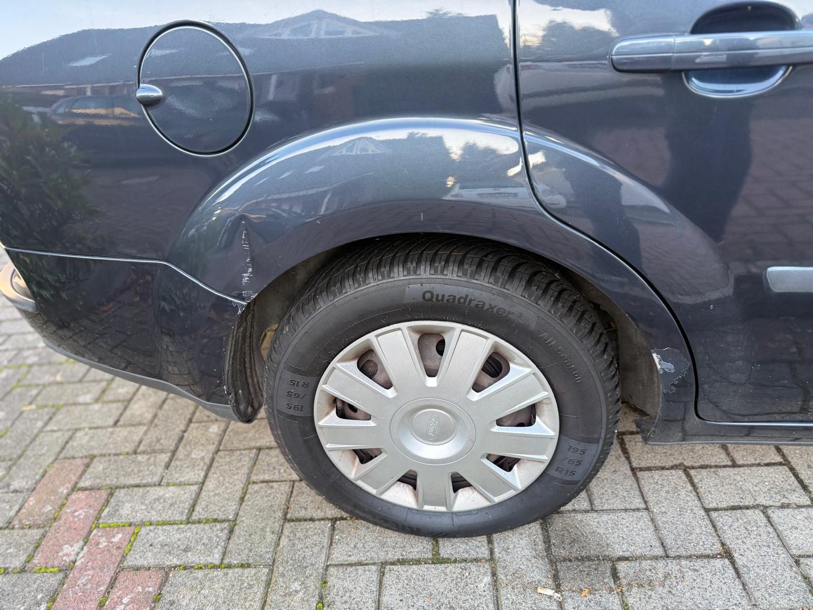 Ford Focus 2007 — photo 8