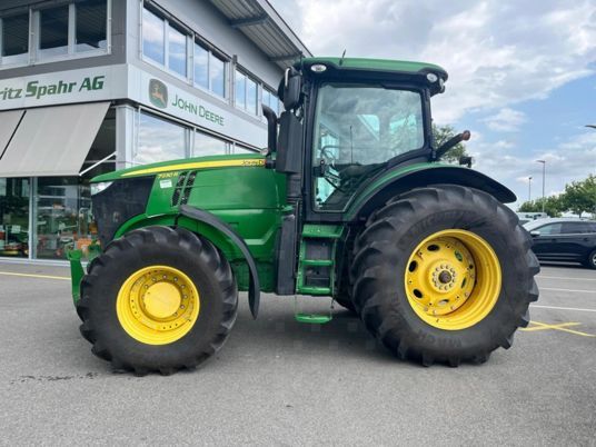 John Deere 7230R