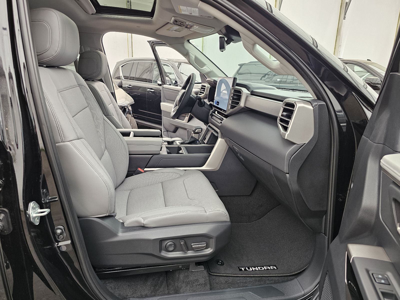 Fahrzeugabbildung Toyota Tundra Limited V6 T1: 57.000 EURO ! Stock !