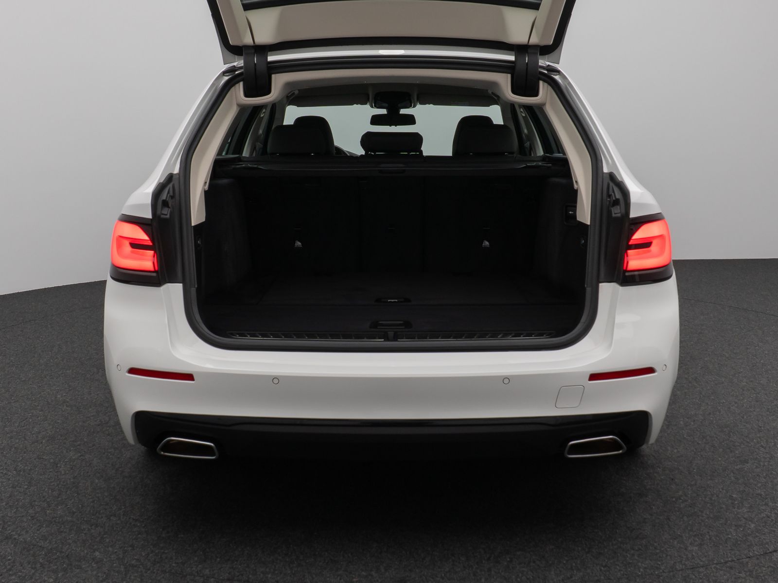 Fahrzeugabbildung BMW 520d Kamera DAB Leder Alarm Parkassistenzsystem