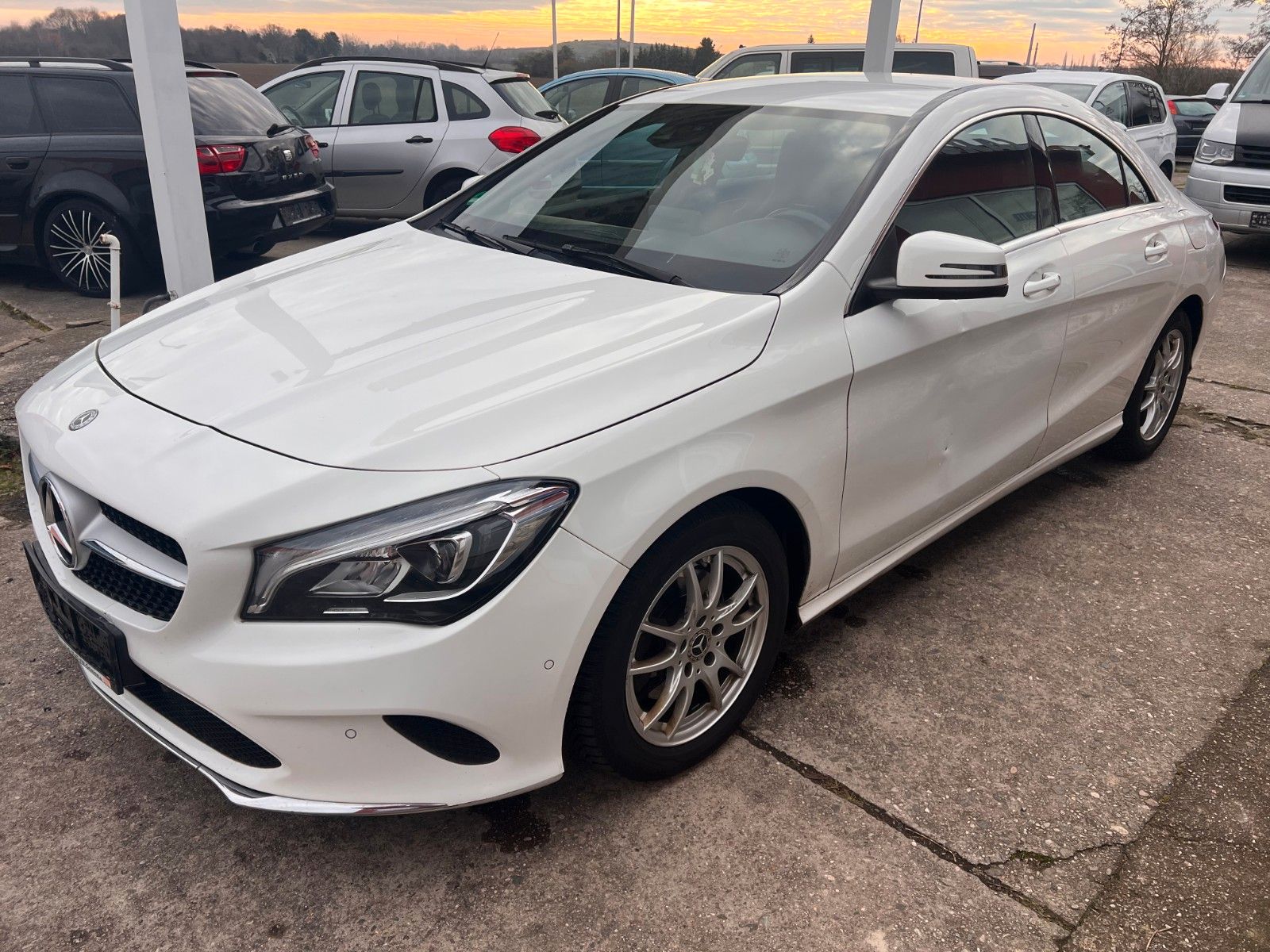 MERCEDES-BENZ CLA 180