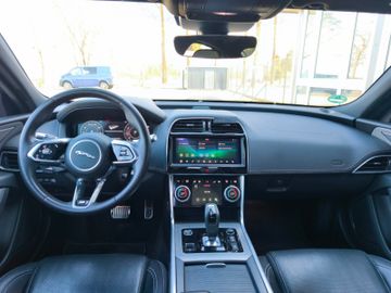 Jaguar XE RDynamic*Leder*NAV*HUD*MATRIX*ACC*360CAM*PDC*