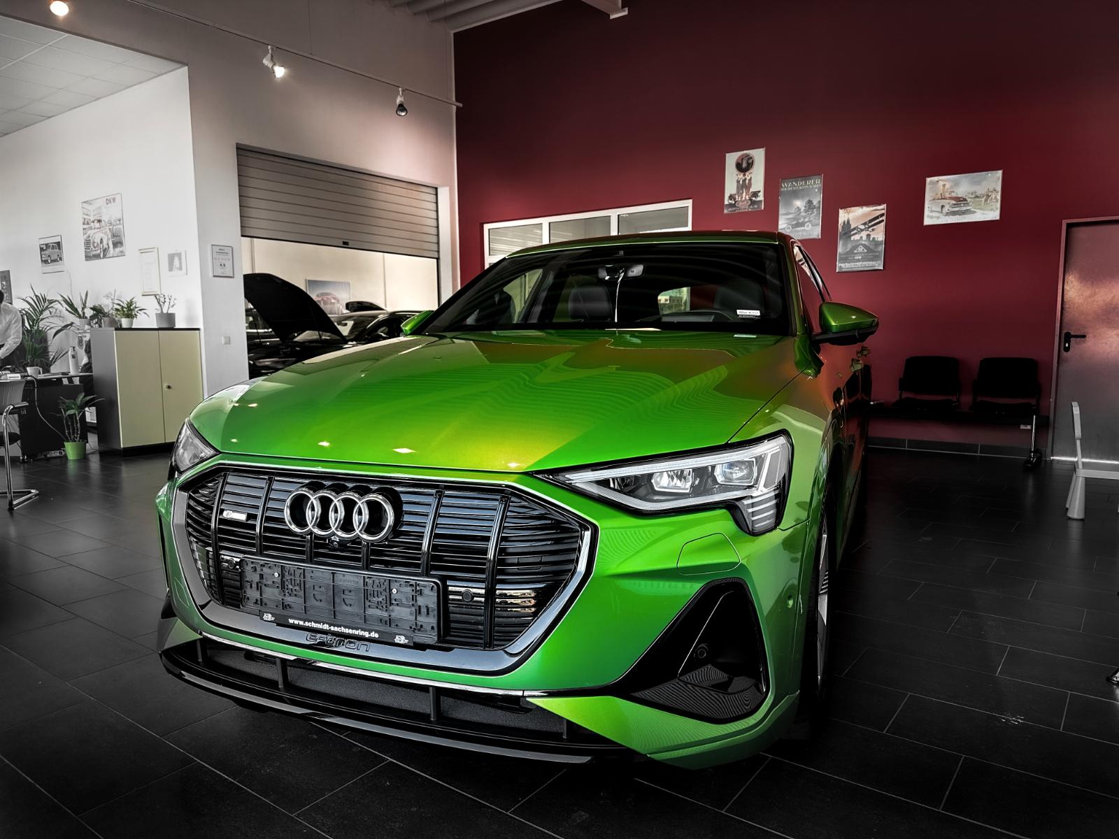 showroom-image-top