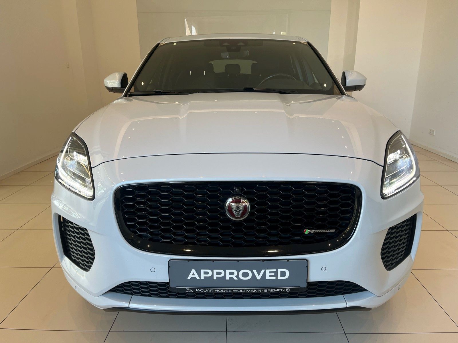 Fahrzeugabbildung Jaguar E-Pace D180 Chequered Flag Panoramadach & AHK