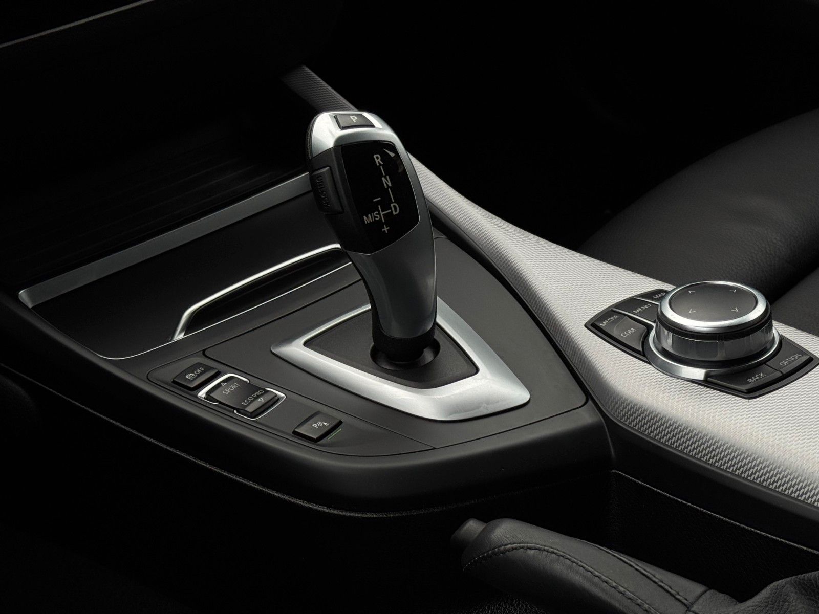 Fahrzeugabbildung BMW 120i Edition M Sport Shadow Leder Temp. SHZ PDC