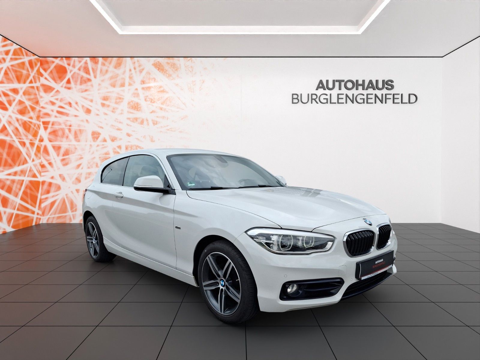 Fahrzeugabbildung BMW 118 d Sport Line ! 1te Hand ! LED ! TOP !