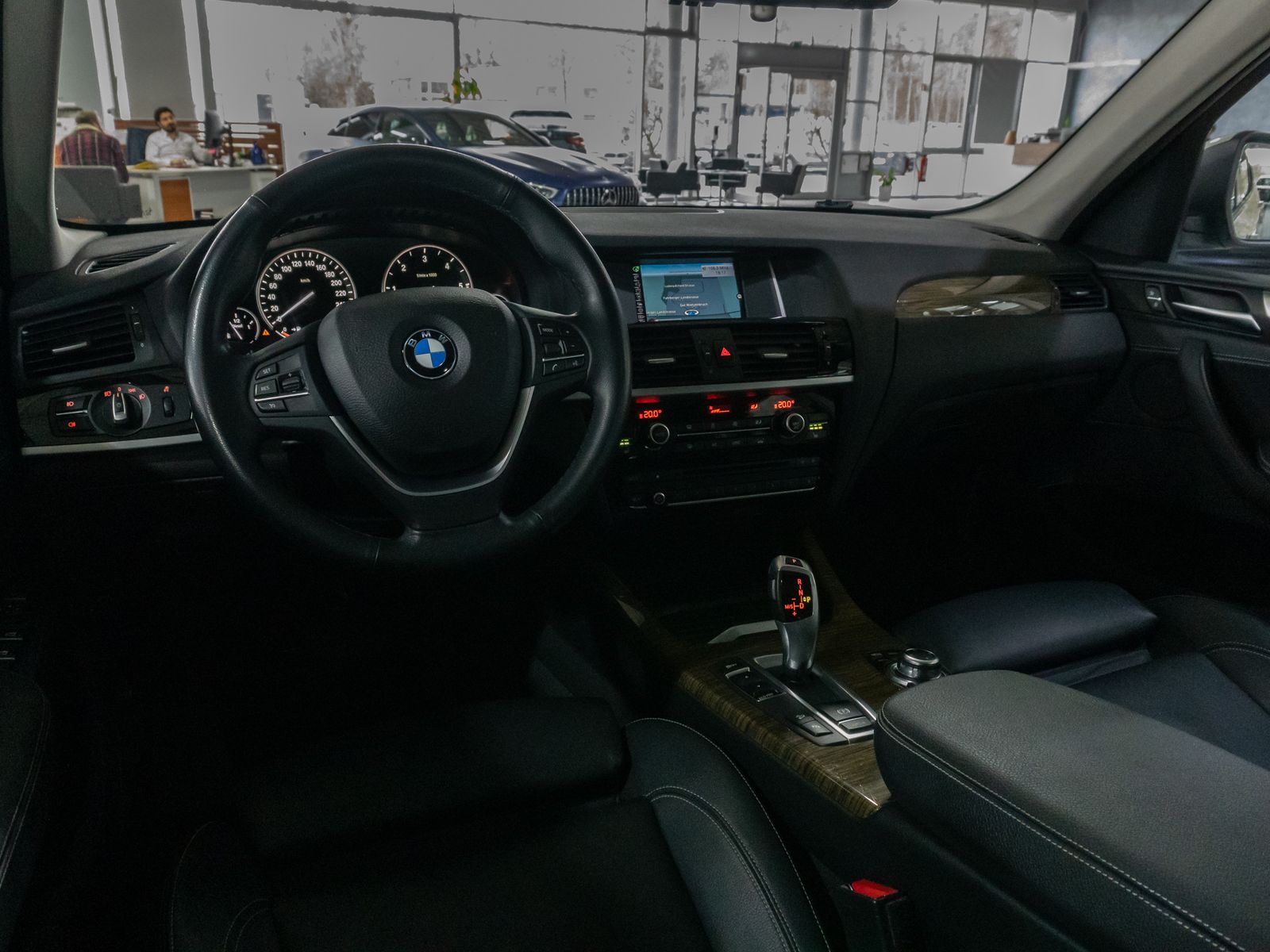 Fahrzeugabbildung BMW X3 xD30d Panorama HUD HiFi Xenon PDC Sport Leder