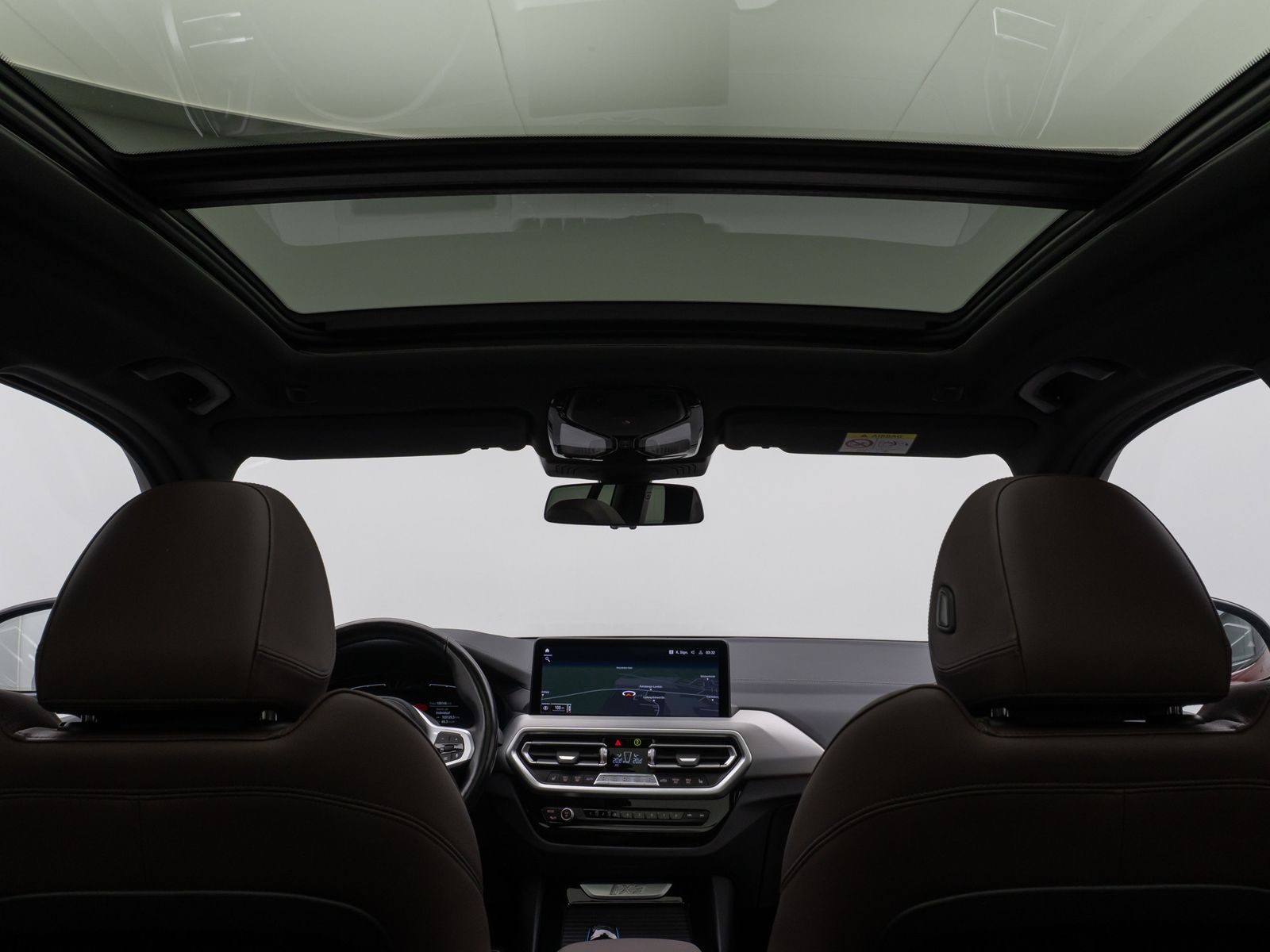 Fahrzeugabbildung BMW iX3 Impressive M Sport Panorama Kamera HUD H/K