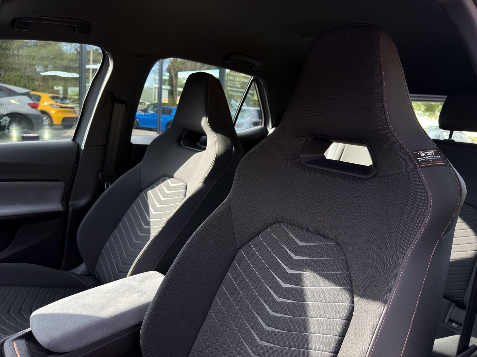 Fahrzeugabbildung CUPRA Born/Apple/PDC/Sportsitze/Ambiente/LED/Navi