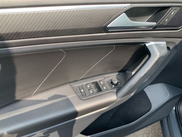 Tiguan 2.0 TDI DSG R-Line 4M LED+KAMERA+AHK+PDC