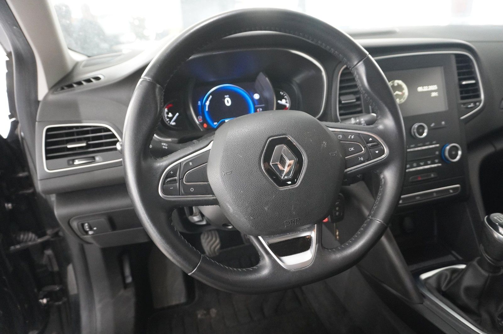 Fahrzeugabbildung Renault Megane IV 1.5D GT BUSINESS NAVI/LED/PDC/VIRT/AHK