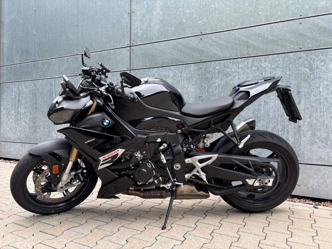 Fahrzeugabbildung BMW S 1000 R 2 Pakete Akrapovic