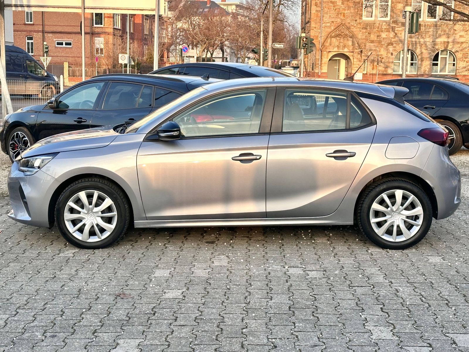 Fahrzeugabbildung Opel CORSA F EDITION*NAVI+PDC+1.HAND*