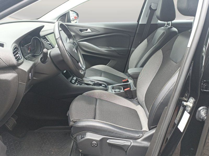 Fahrzeugabbildung Opel Grandland X 1.2 Turbo Innovation Aut.