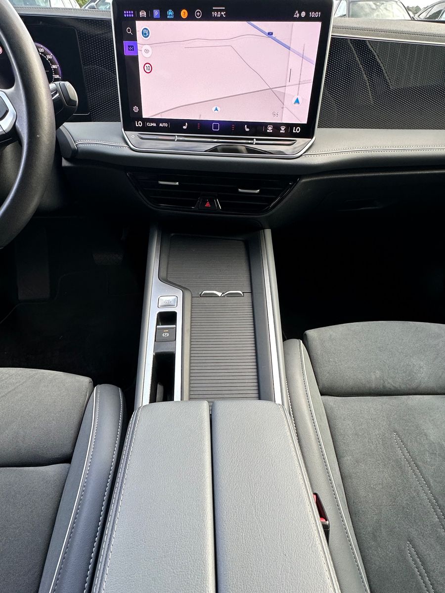 Fahrzeugabbildung Volkswagen Passat Variant 2.0 TDI DSG Business NAV+LED+AHK