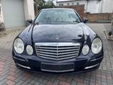 Mercedes-Benz E 280 Elegance,Bi-Xenon,Navi,PDC,Automatik - blaue Mercedes-Benz E 280