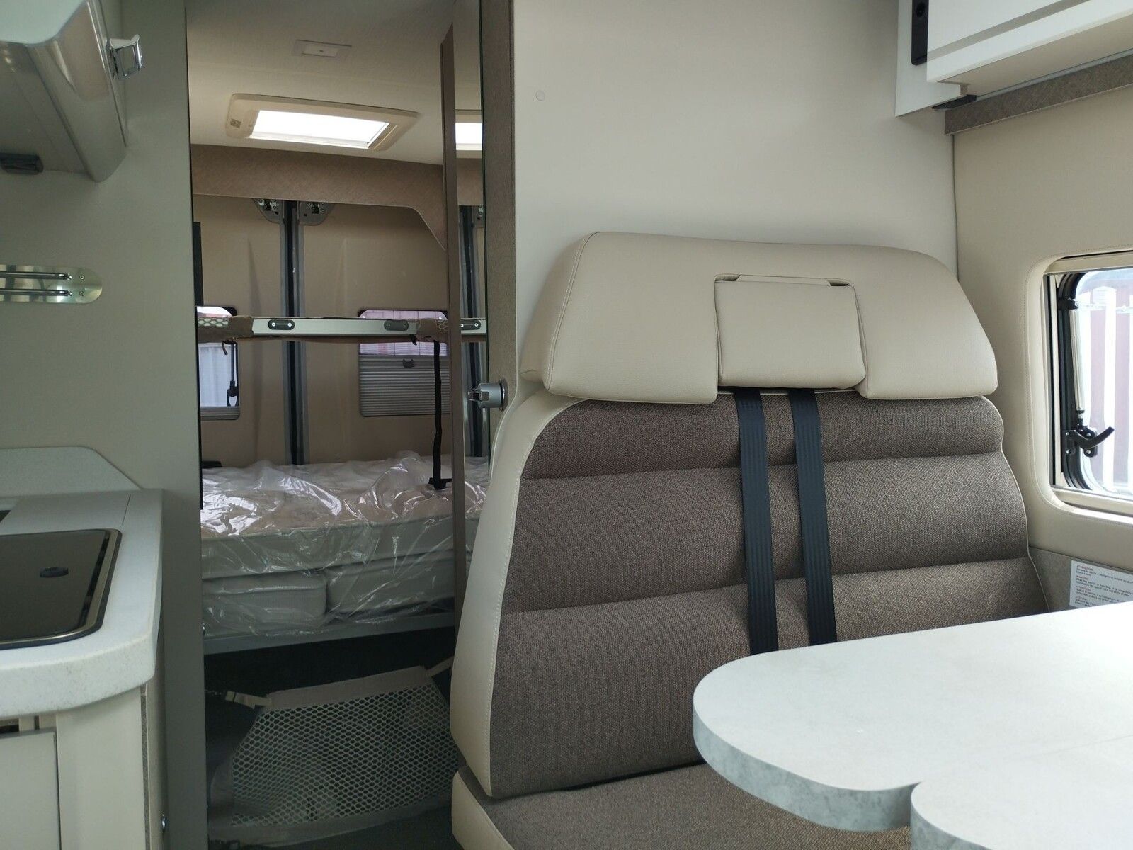 Fahrzeugabbildung Karmann Davis Lifestyle DA 591 LS Markise und Skyroof