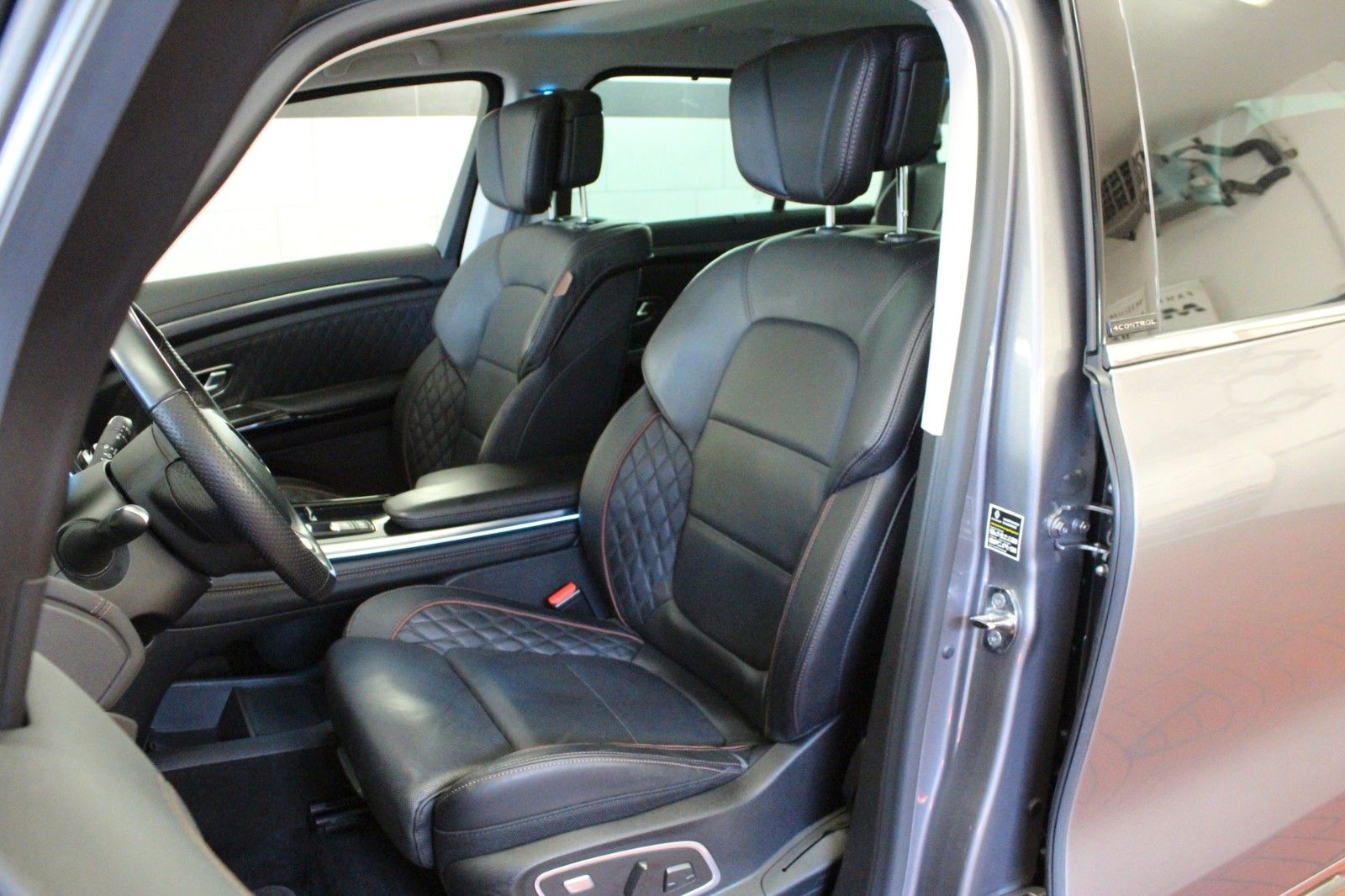 Fahrzeugabbildung Renault Espace Initiale Paris dCi 190 EDC *Volle Ausst.*