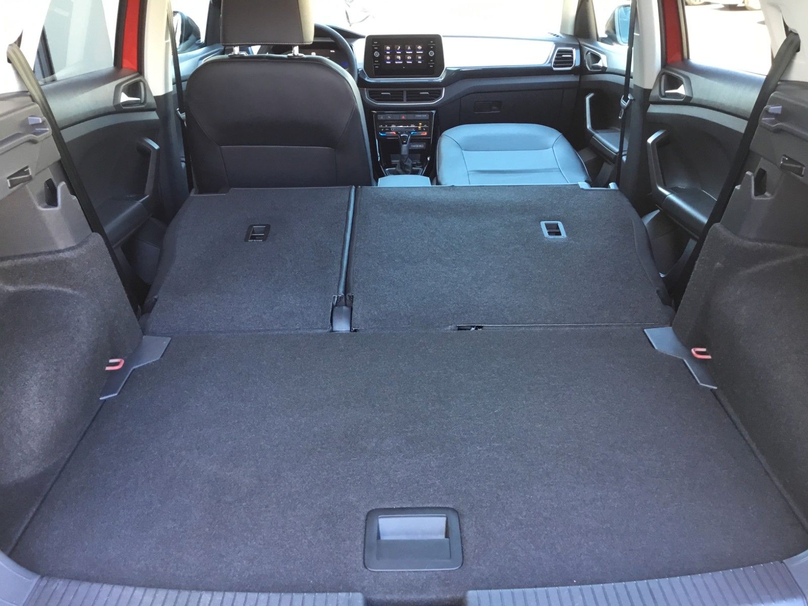 Fahrzeugabbildung Volkswagen T-Cross 1.5 TSI DSG GOAL+AHK+17"+ACC+Kamera