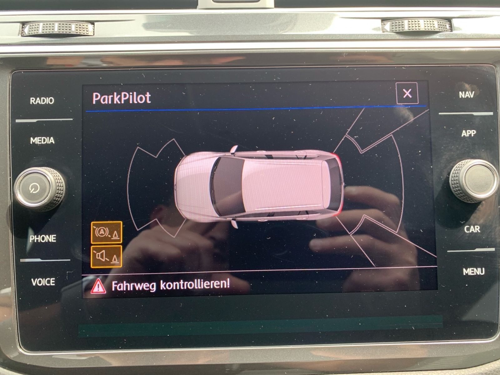 Fahrzeugabbildung Volkswagen Tiguan 1.5 TSI Comfortline BMT AHK Navi