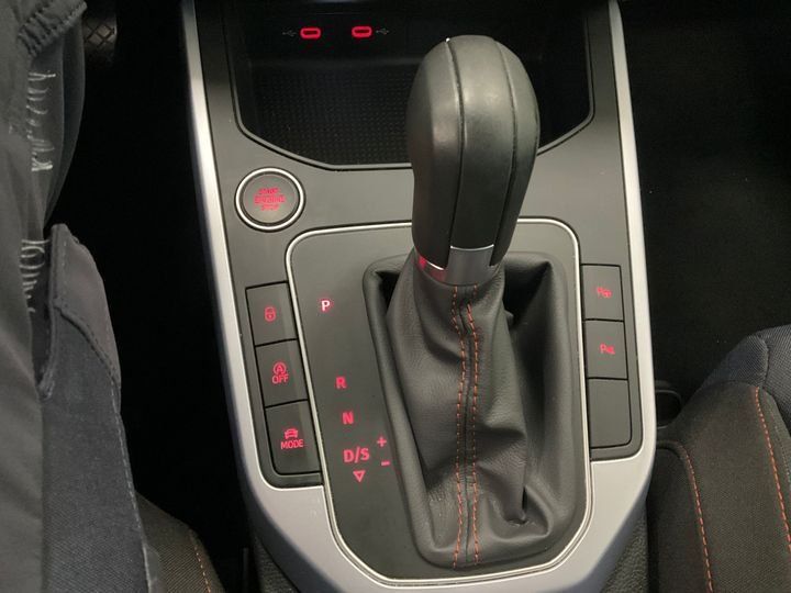 Fahrzeugabbildung SEAT Arona FR TSI DSG *Cam*LED*PDC*Sitzhzg*ACC*APP*