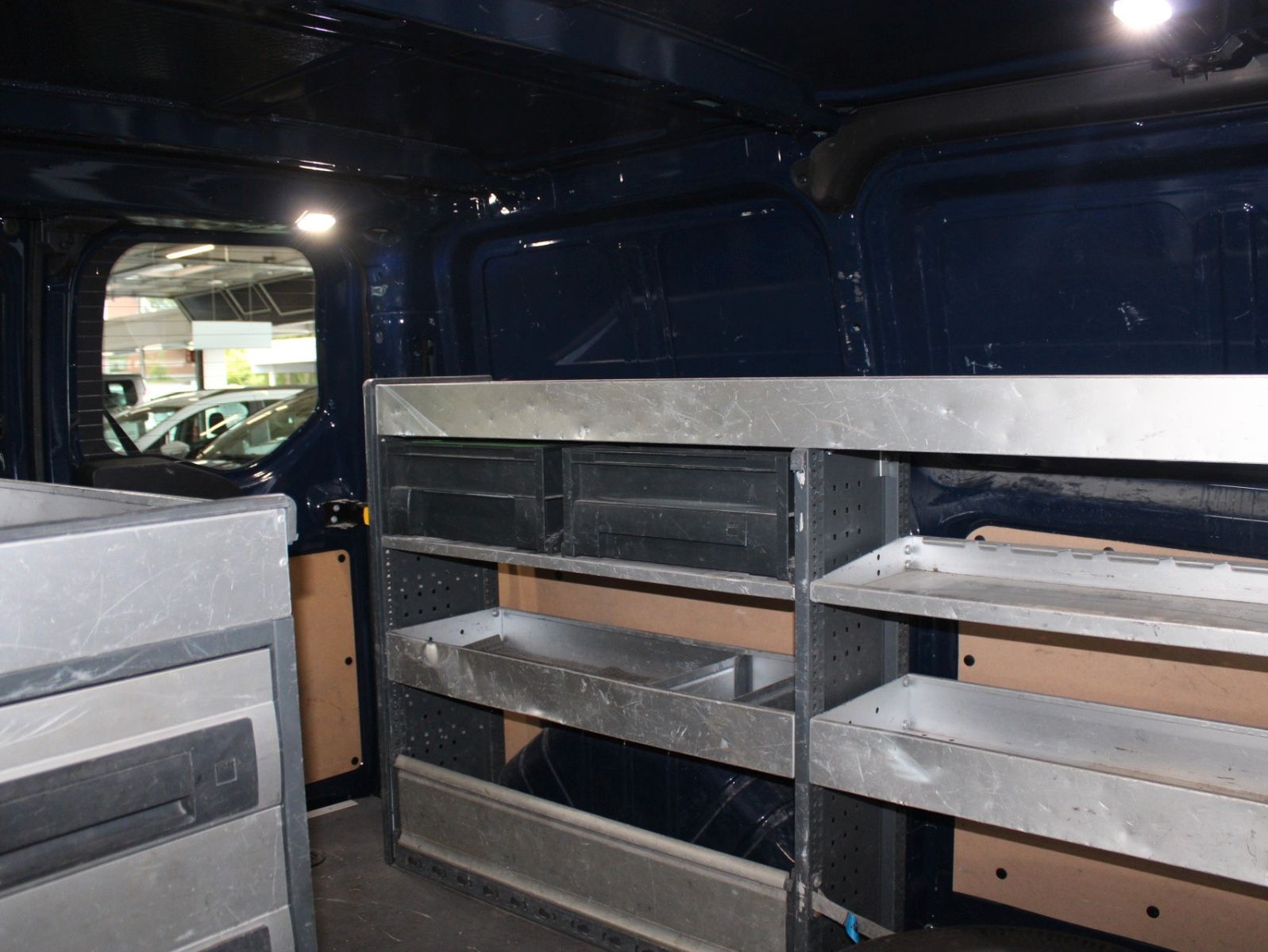 Fahrzeugabbildung Ford Transit Custom TREND L1 Kasten AHK Regale KLIMA