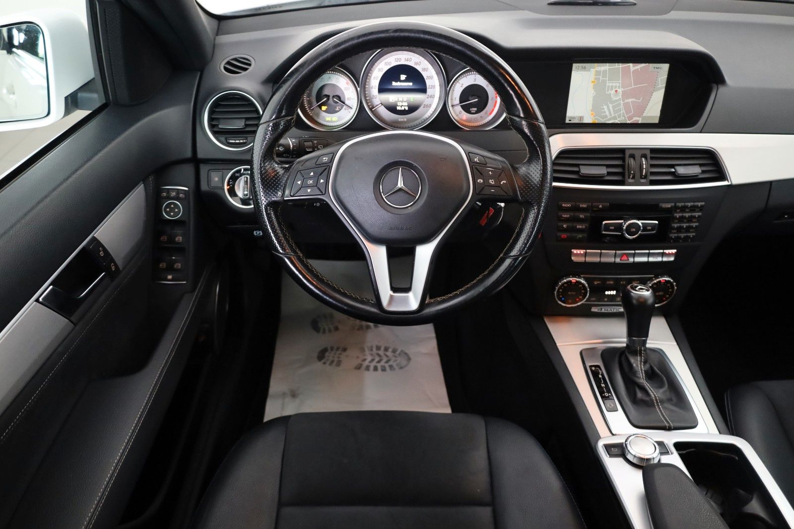 Fahrzeugabbildung Mercedes-Benz C 300CDI 4M T AMG TLeder,Navi,Xenon,SH,PDC,SR+WR