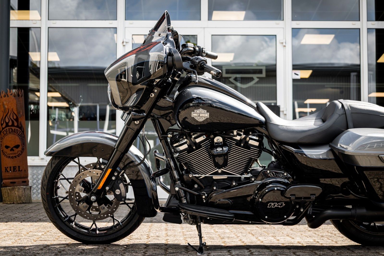Fahrzeugabbildung Harley-Davidson Street Glide Special FLHXS
