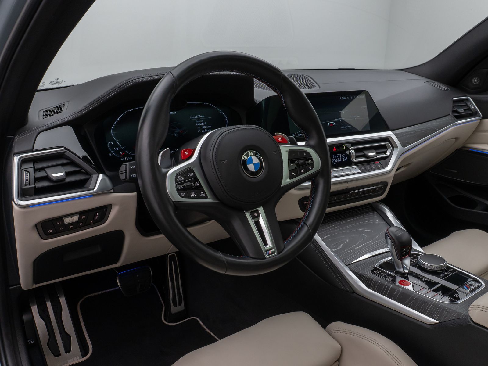 Fahrzeugabbildung BMW M3 Competition xD Glasdach Laser 360°HUD H/K DAB