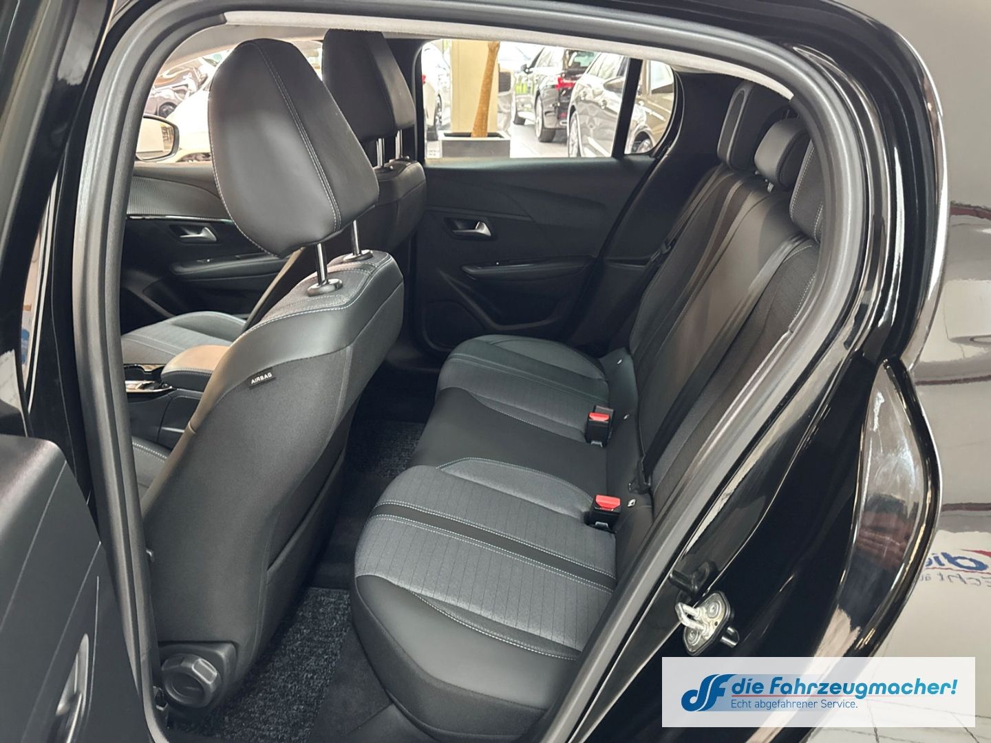 Fahrzeugabbildung Peugeot 208 Allure Navi LED Klimaautom Fahrerprofil DAB