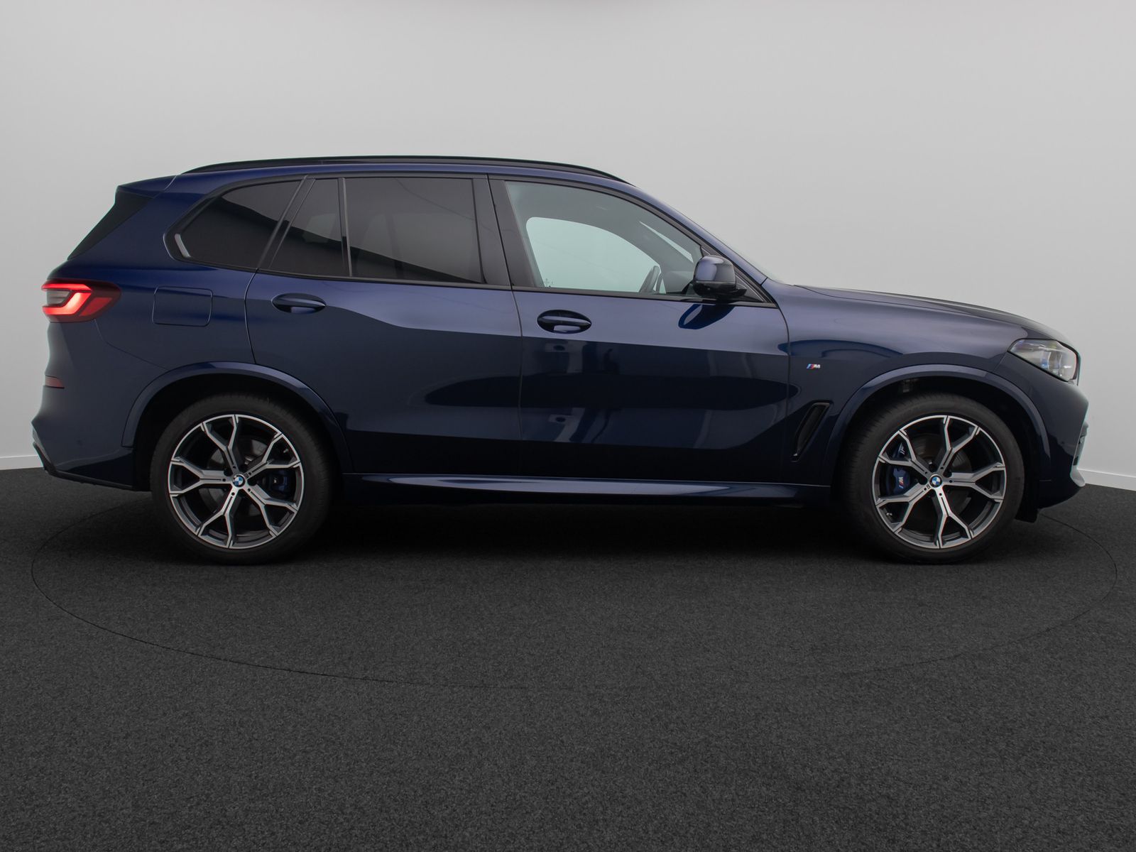 Fahrzeugabbildung BMW X5 xD30d M Sport 360&deg;HUD Panorama Individual 21"