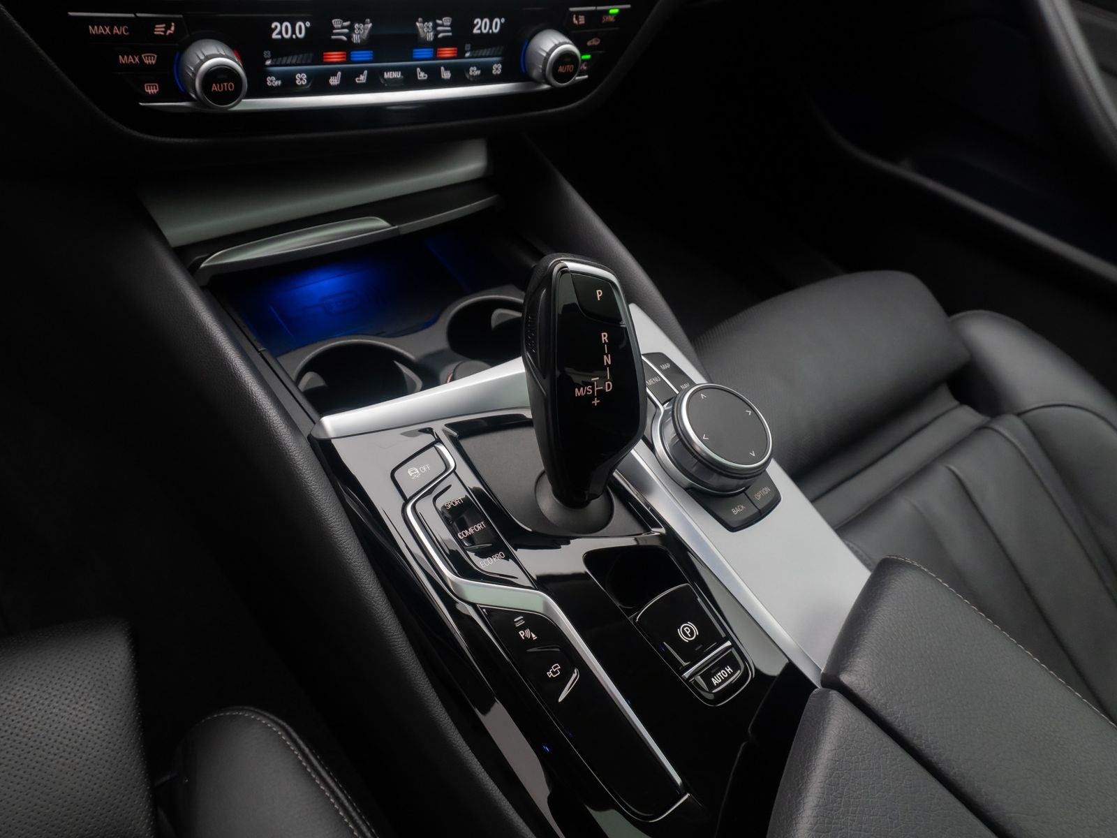 Fahrzeugabbildung BMW 530d xD 360&deg;Glasdach Laser HUD DAB HiFi SoftCl