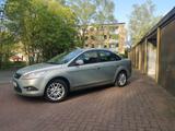 Ford Focus 1.6 Ghia Ghia - Ford Focus aus 2009: Ghia