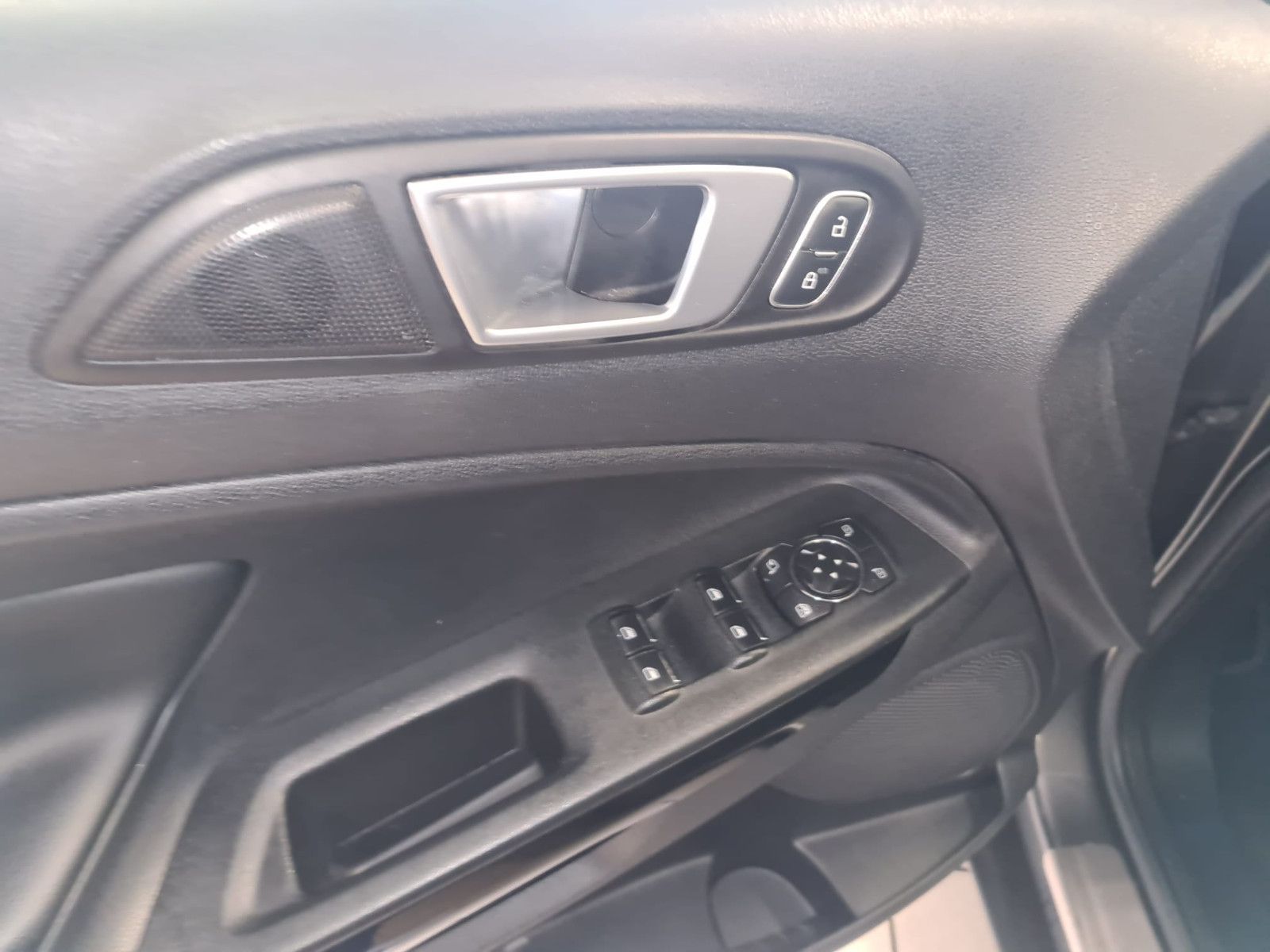 Fahrzeugabbildung Ford EcoSport Titanium / KAMERA / NAVI / GARANTIE