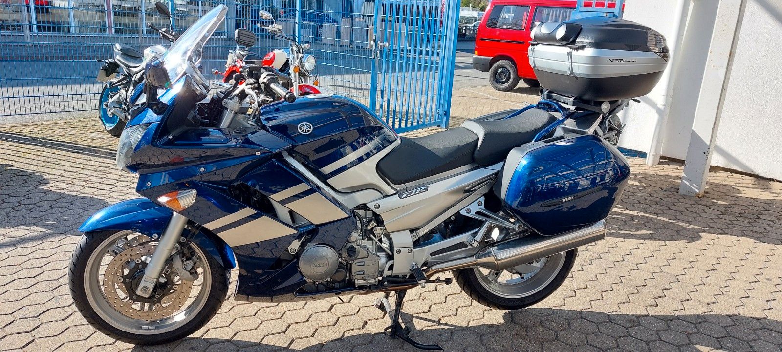 Fahrzeugabbildung Yamaha FJR 1300 A   Nur  33500 KM  inkl Top Case