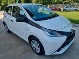 Toyota Aygo AYGO x*2016 LED*Tüv Neu*Euro6*Klima - Toyota in Augsburg: Aygo
