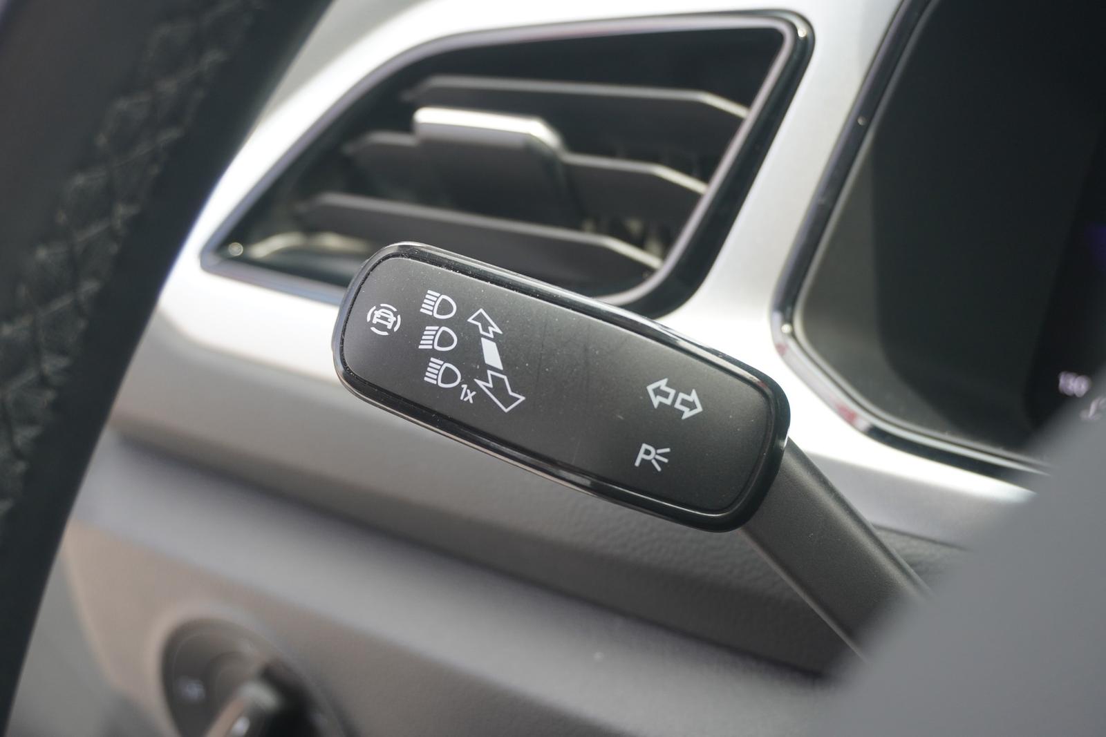 Volkswagen T-Roc 1.0 Life LED Sitzheizung DAB Klimaaut., миниатюра 26