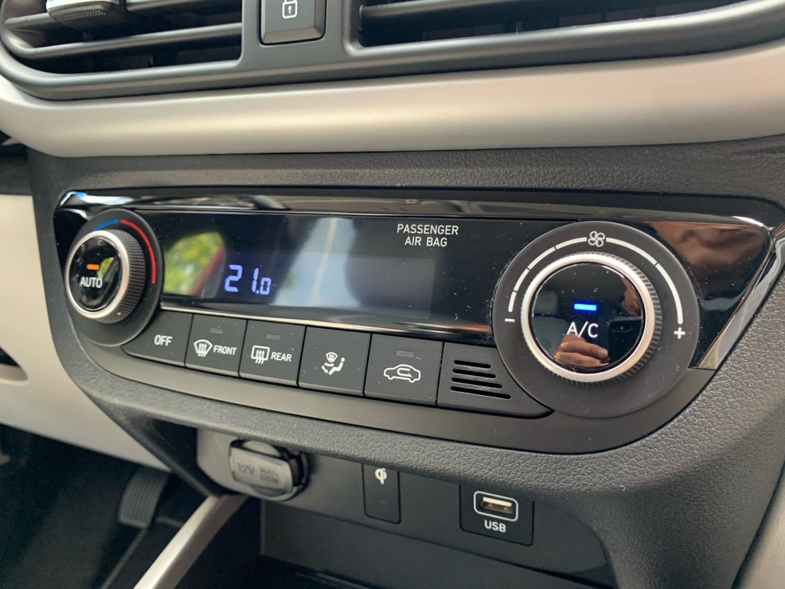 Fahrzeugabbildung Hyundai i10 1.2 Prime Navi Allwetter 1Hd