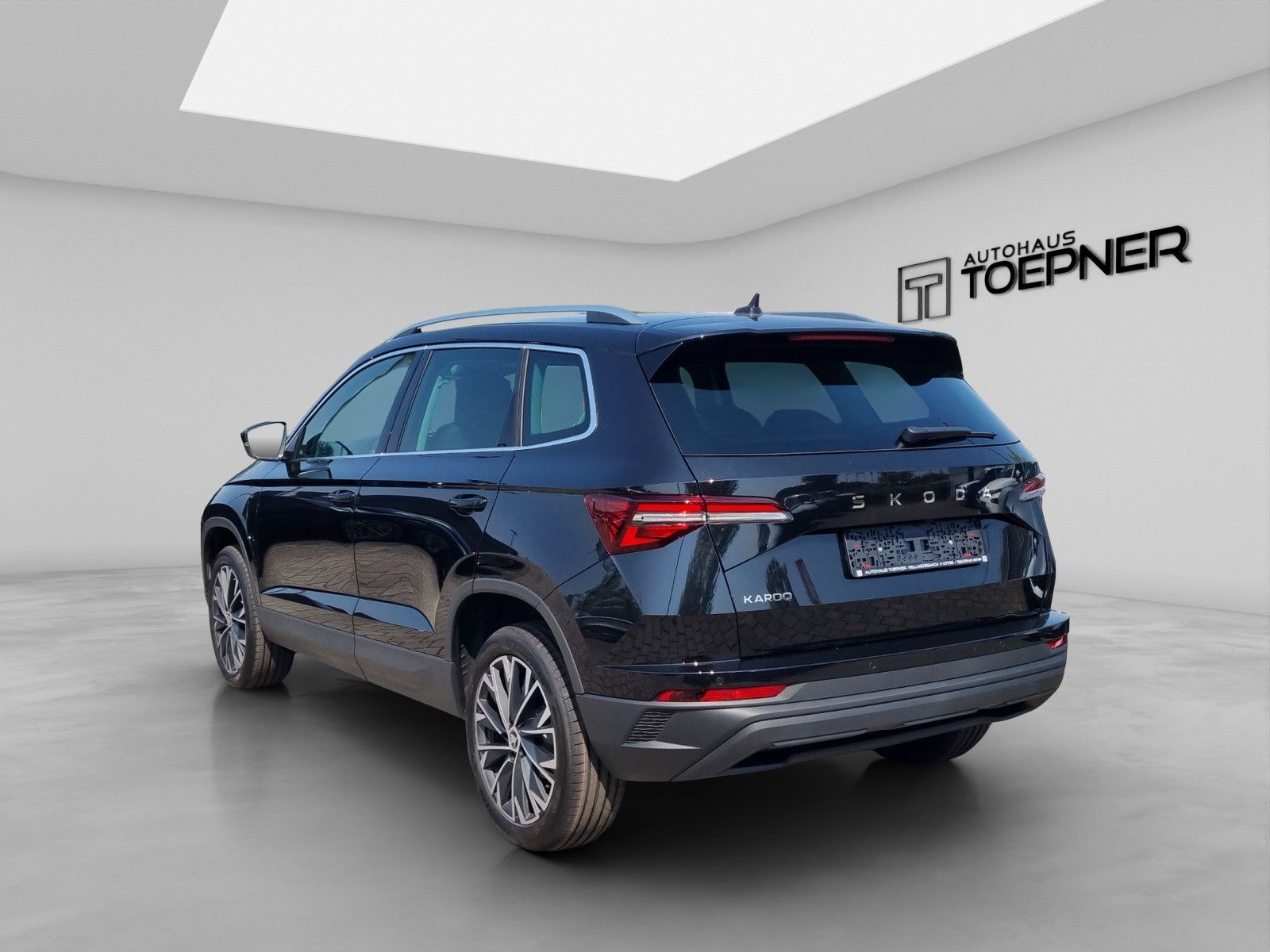 Fahrzeugabbildung SKODA Karoq Balance 2,0 TDI AHK Info 18" Fahrassi+