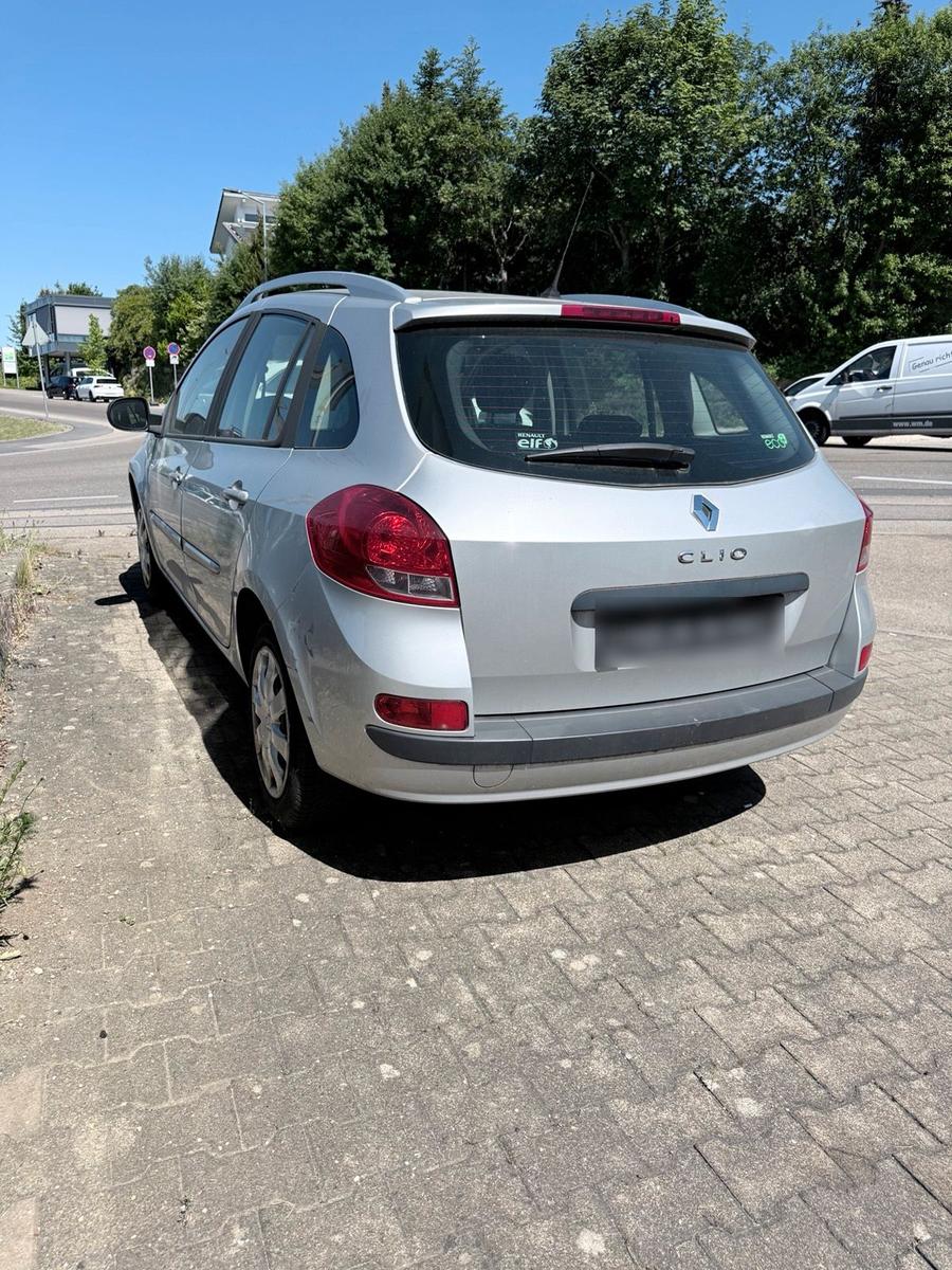 Renault Clio 2011 — engine 73 HP (54kW)
