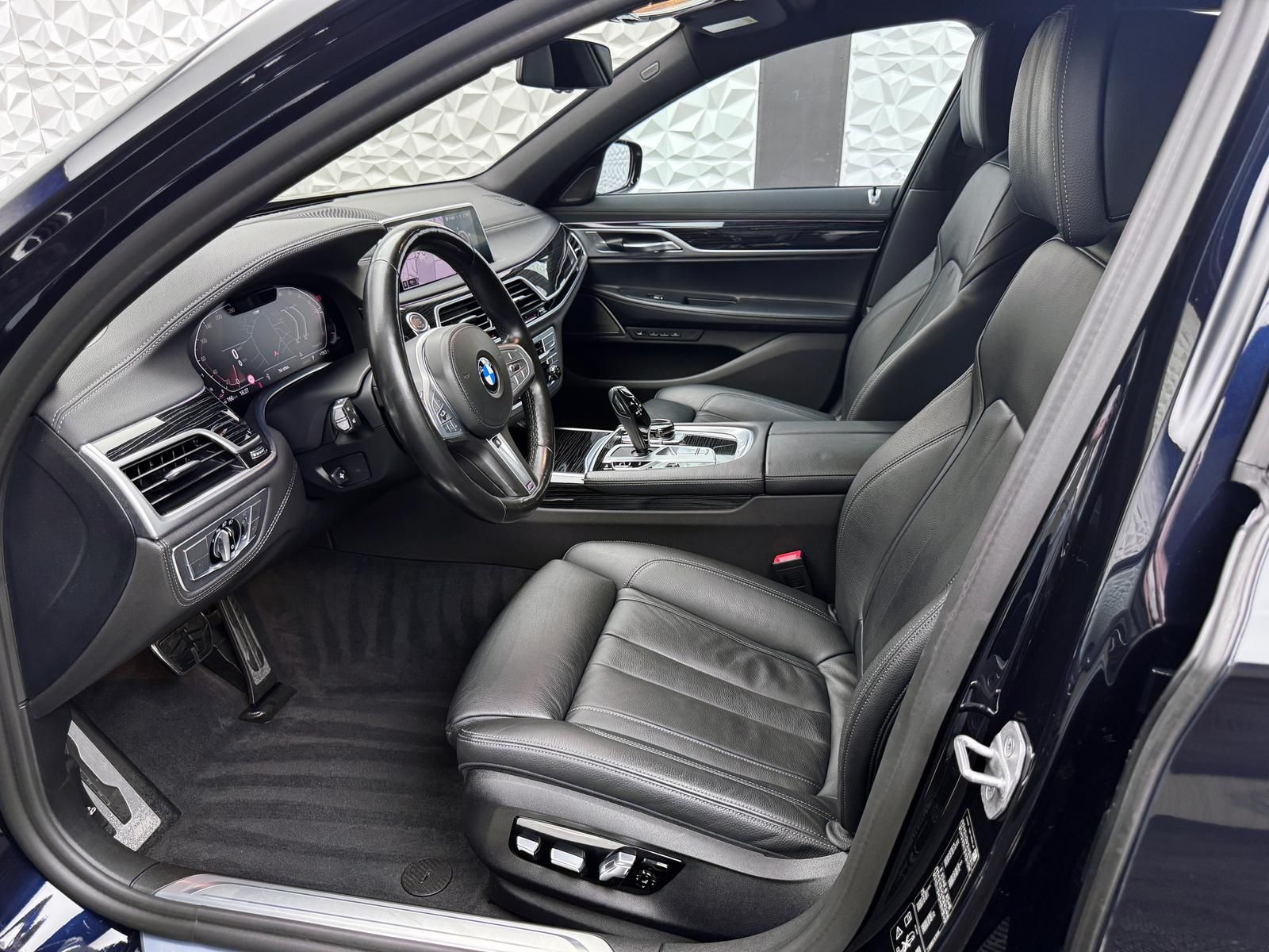 Fahrzeugabbildung BMW d XDR*M-PAKET*H&K*STANDHZG*HUD*MASSAGE*KEY*360°